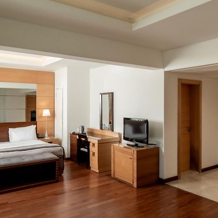 Coral Beach Hotel And Resort Бейрут Экстерьер фото