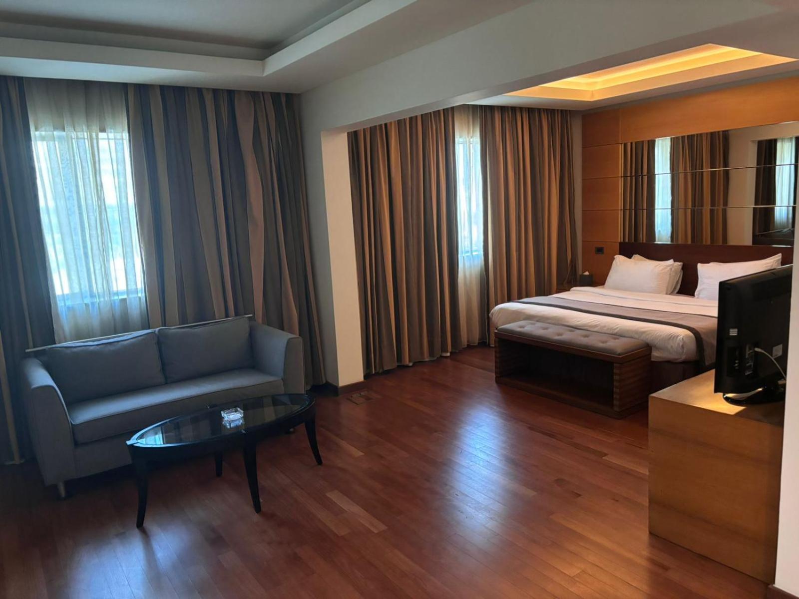 Coral Beach Hotel And Resort Бейрут Экстерьер фото