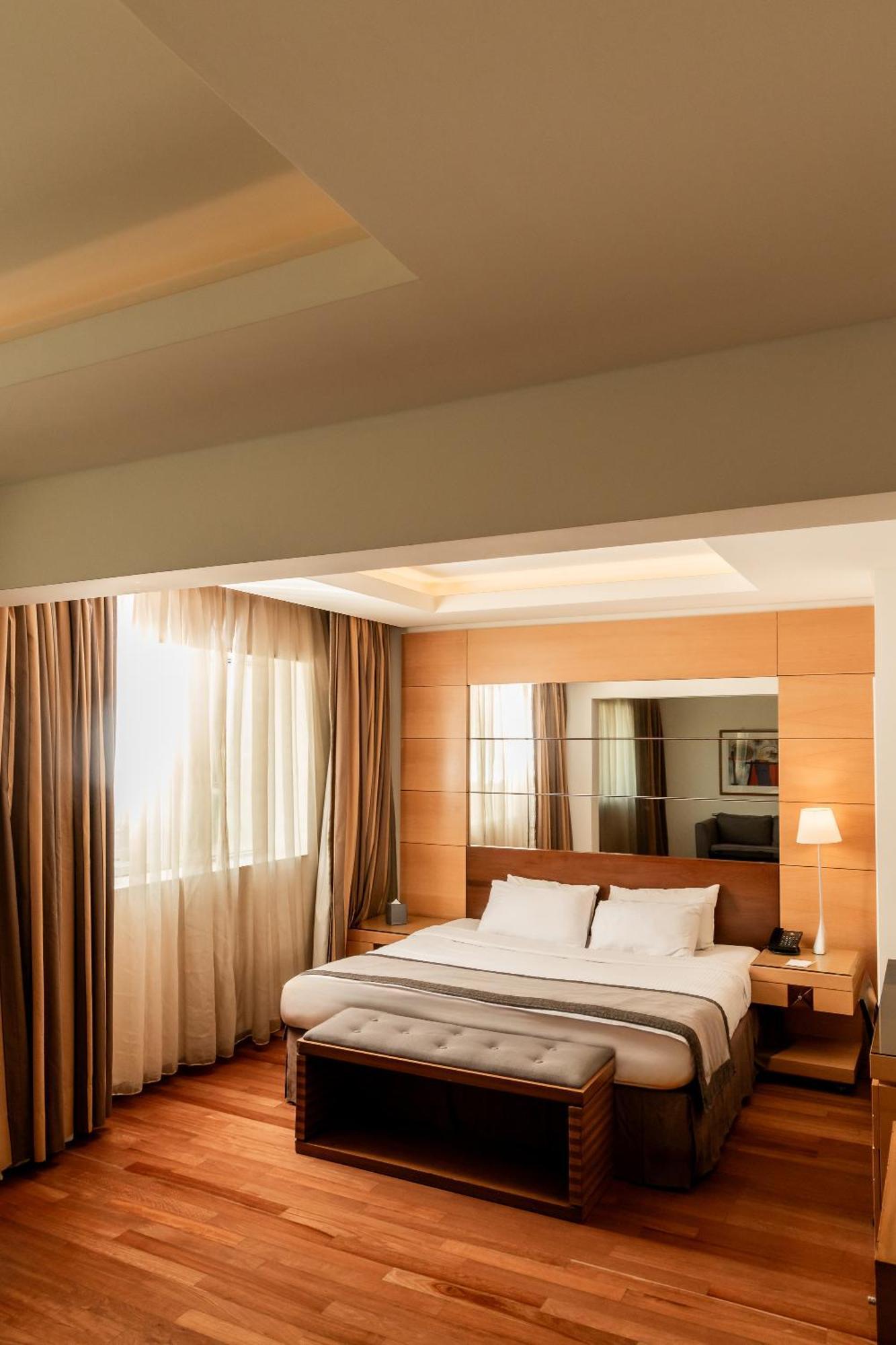 Coral Beach Hotel And Resort Бейрут Экстерьер фото