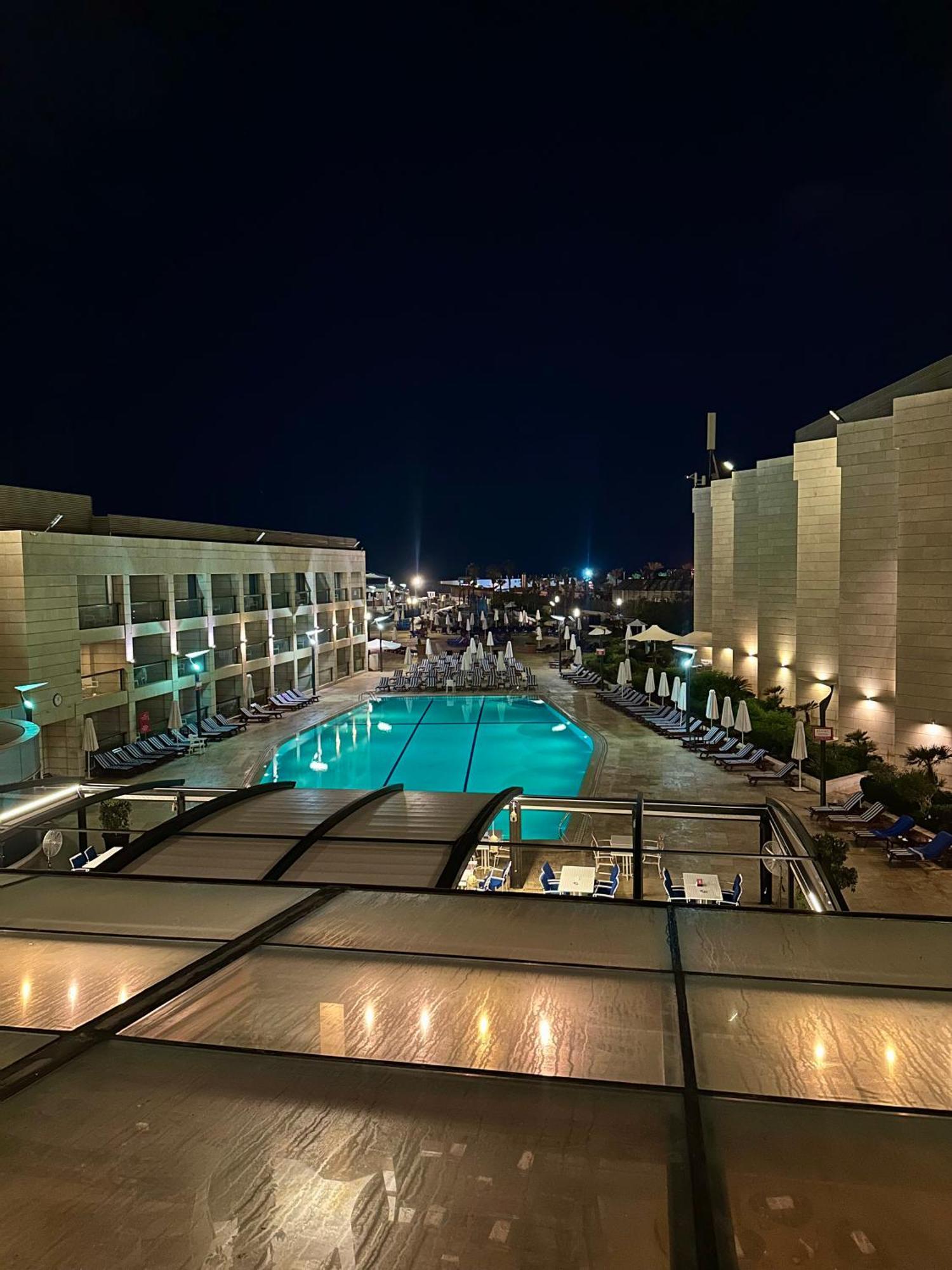 Coral Beach Hotel And Resort Бейрут Экстерьер фото