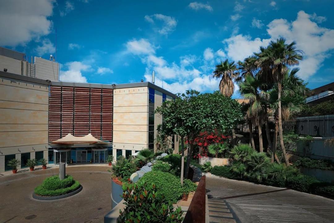 Coral Beach Hotel And Resort Бейрут Экстерьер фото