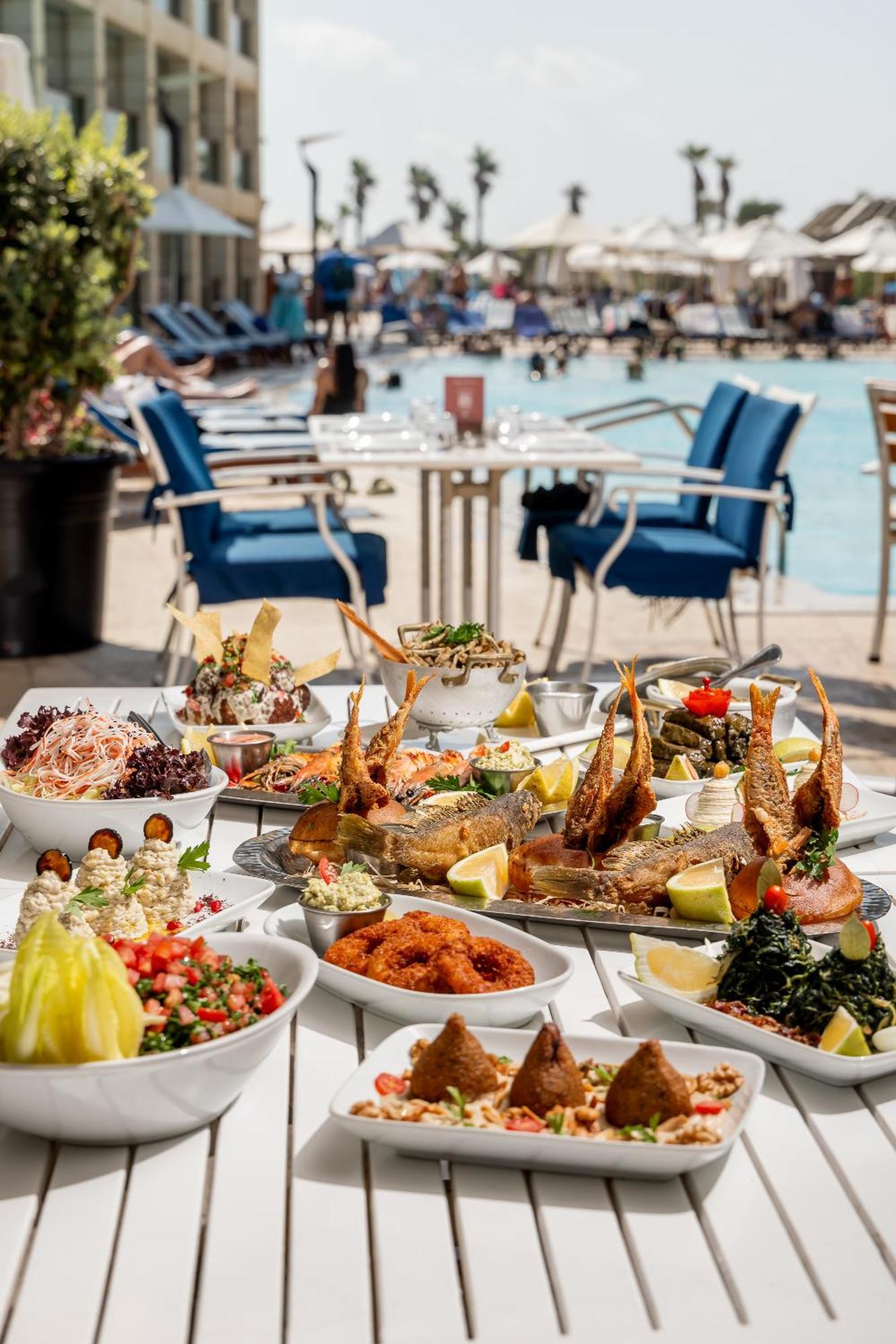 Coral Beach Hotel And Resort Бейрут Экстерьер фото