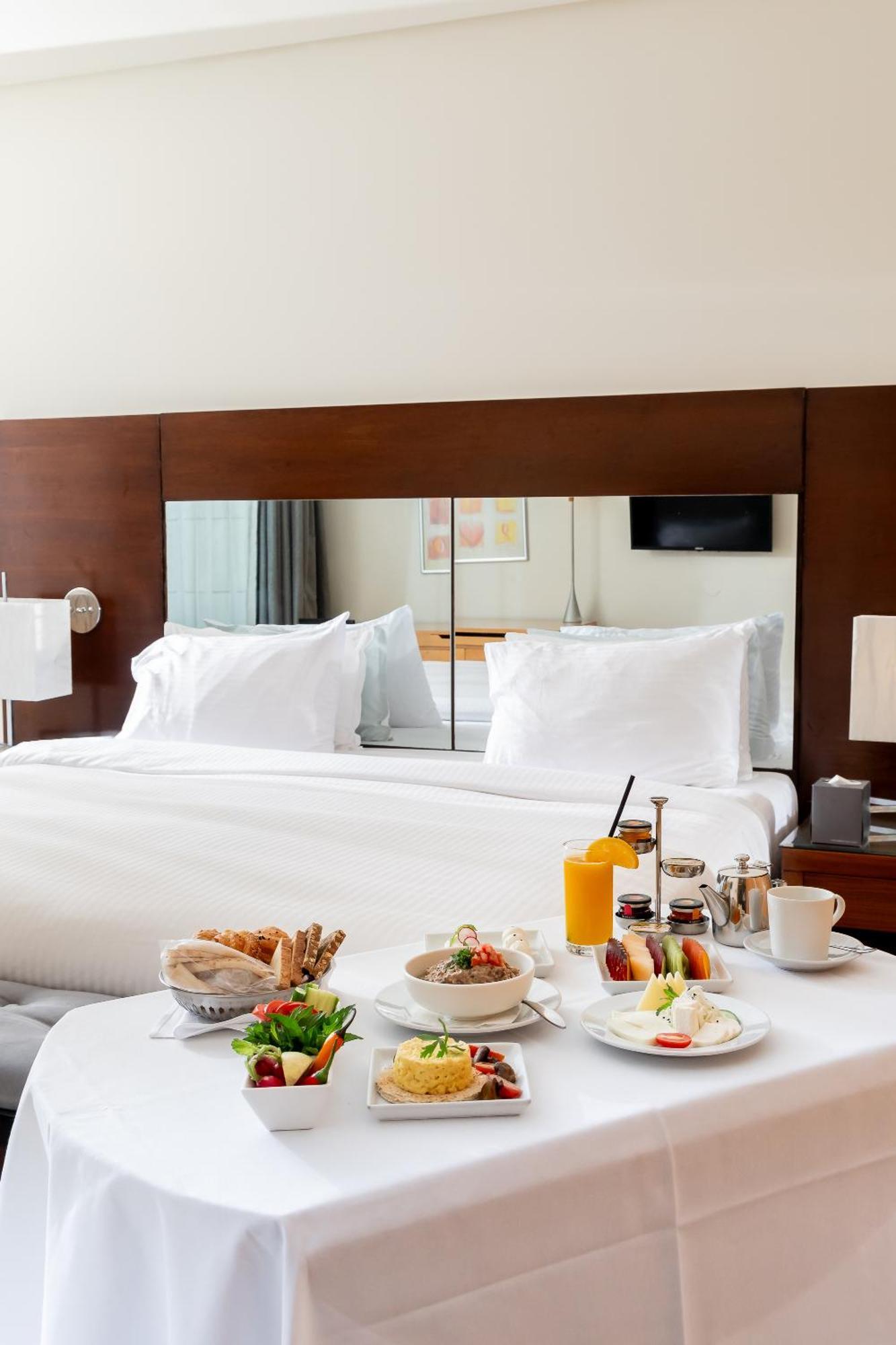 Coral Beach Hotel And Resort Бейрут Экстерьер фото